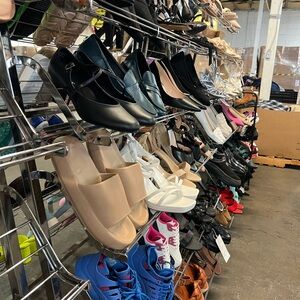40 pairs Mystery Box Women Shoes sandals Amazon Walmart target liquidation